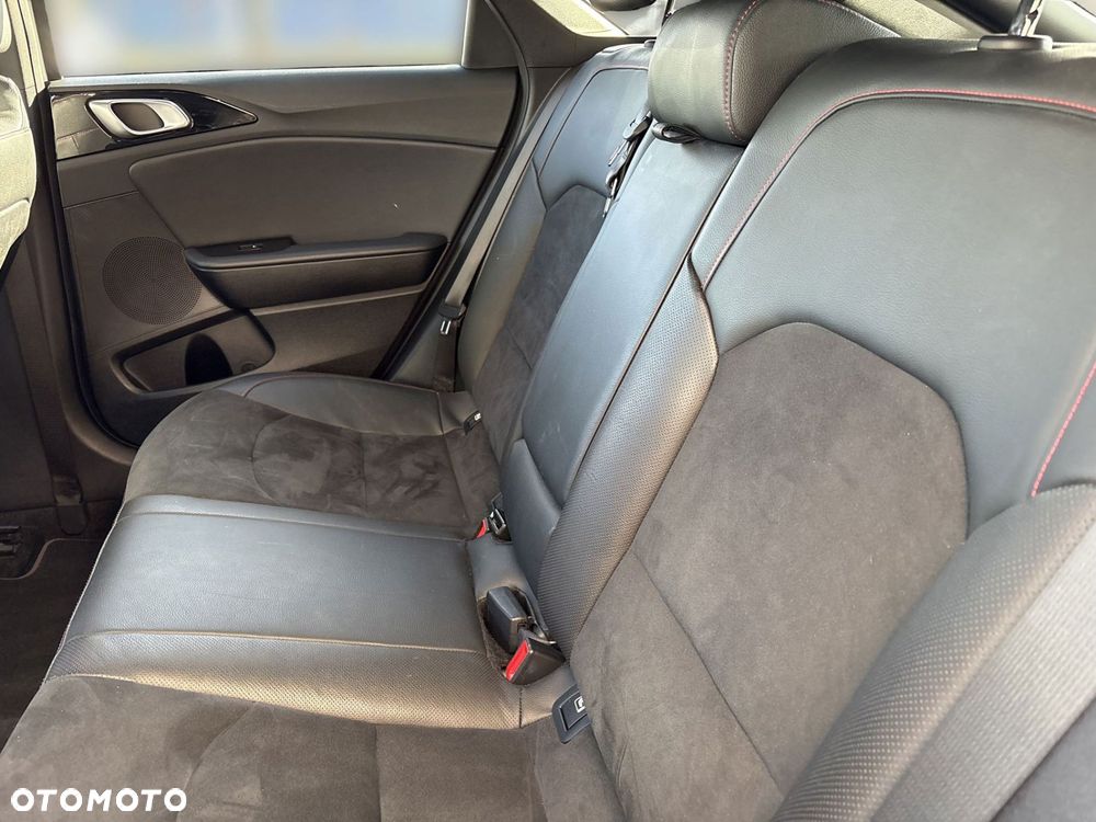 Kia ProCeed 1.6 T-GDI GT DCT - 16