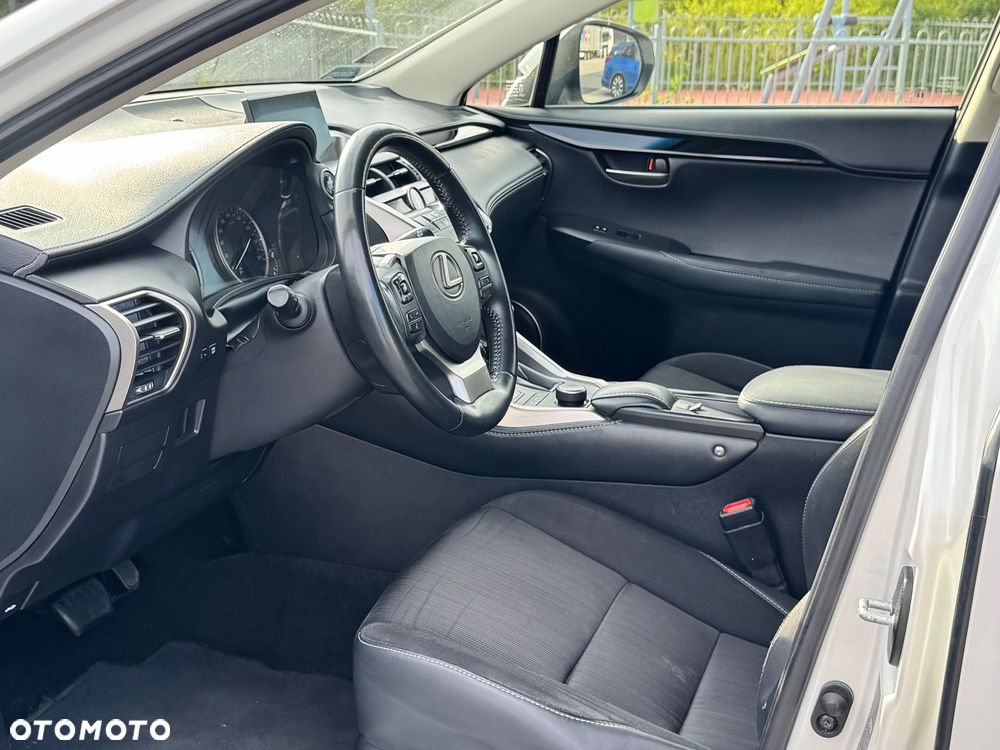 Lexus NX 300h Elite 2WD - 16