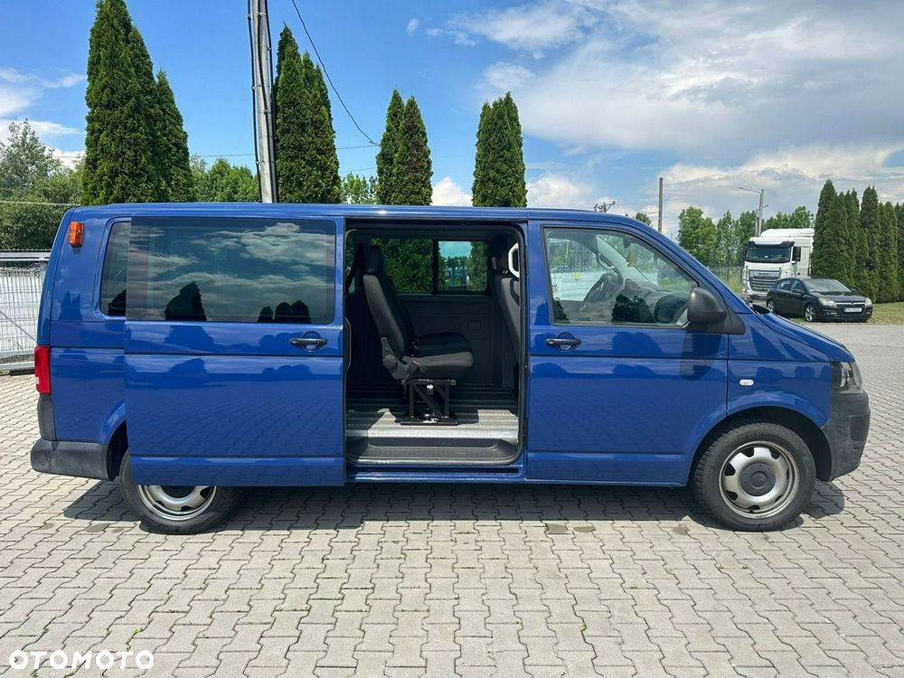 Volkswagen Caravelle - 10