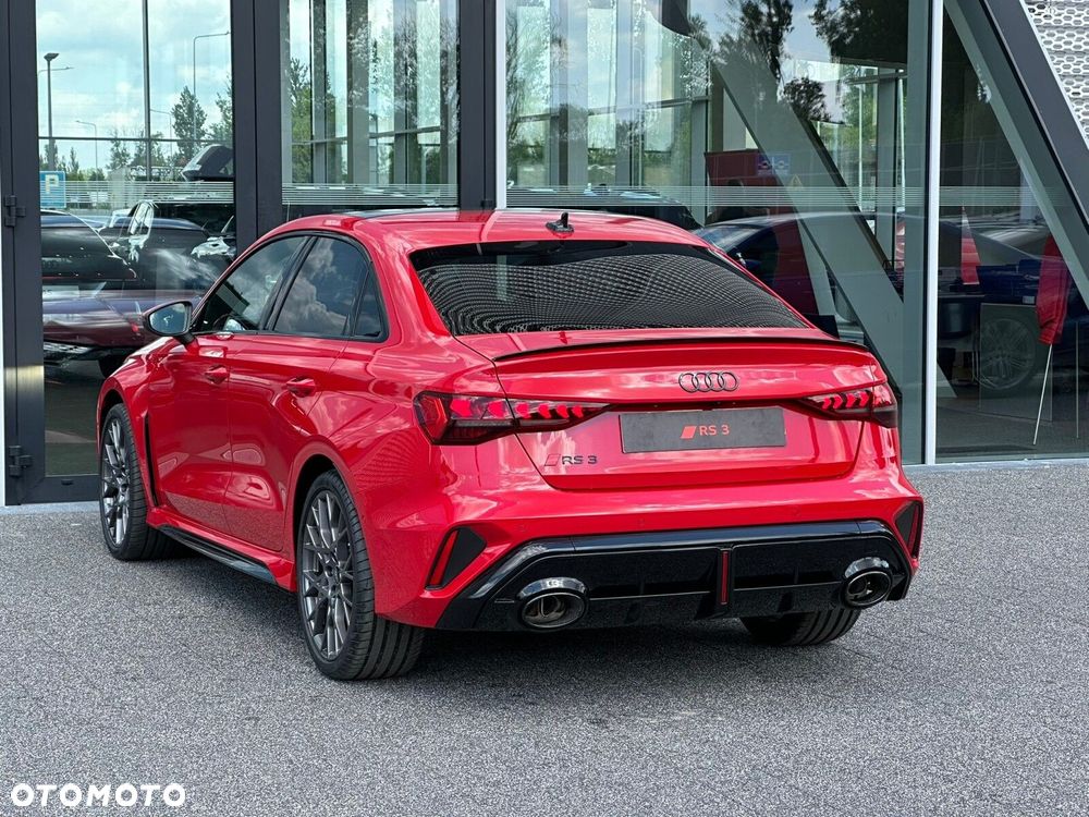 Audi RS3 Limousine - 8