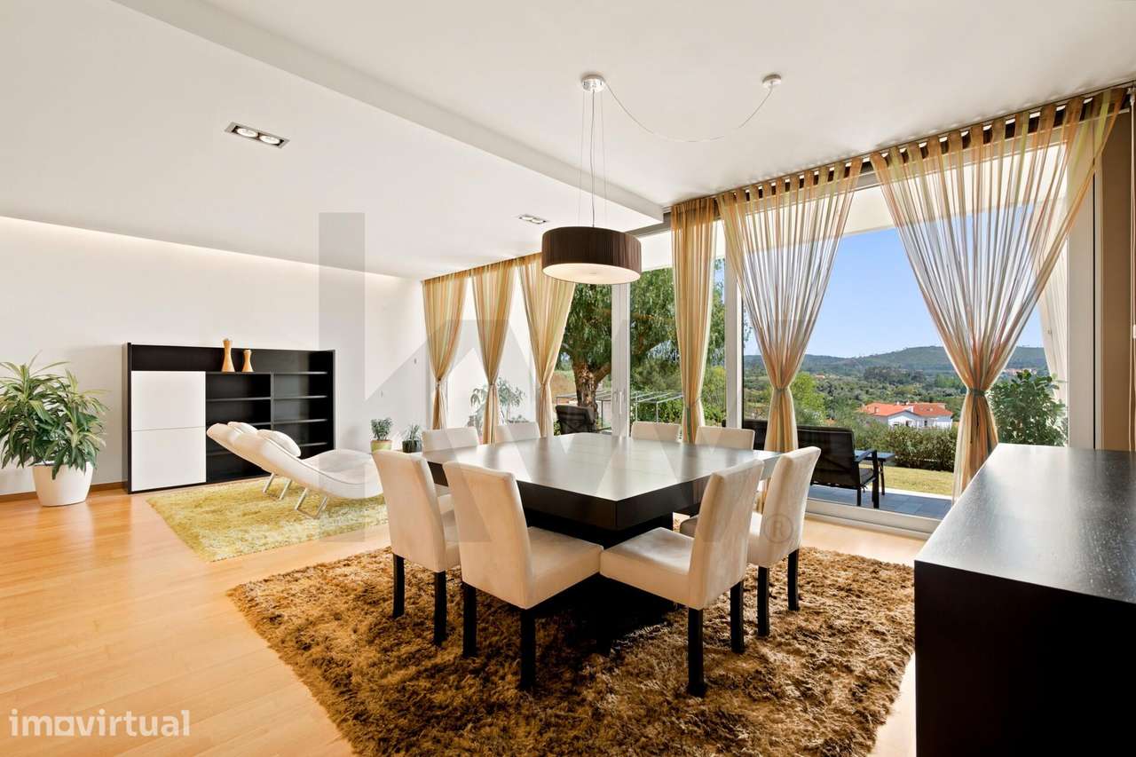 Moradia Térrea T3+1 com Garagem e Terreno de 2.250 m2, em Cernache - Grande imagem: 5/24