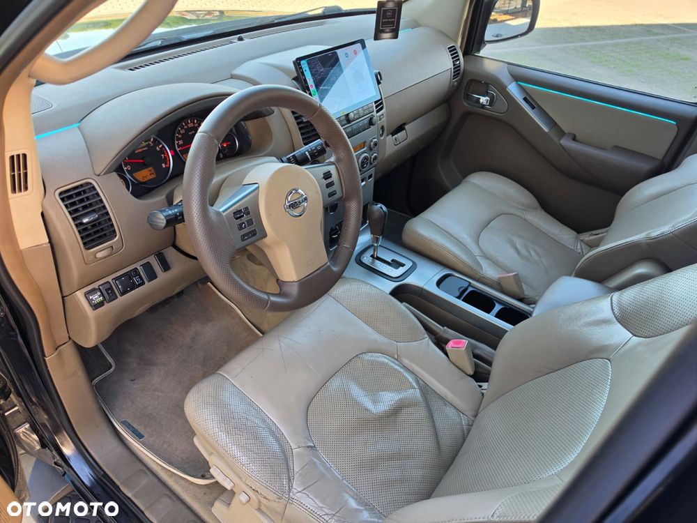Nissan Pathfinder - 5