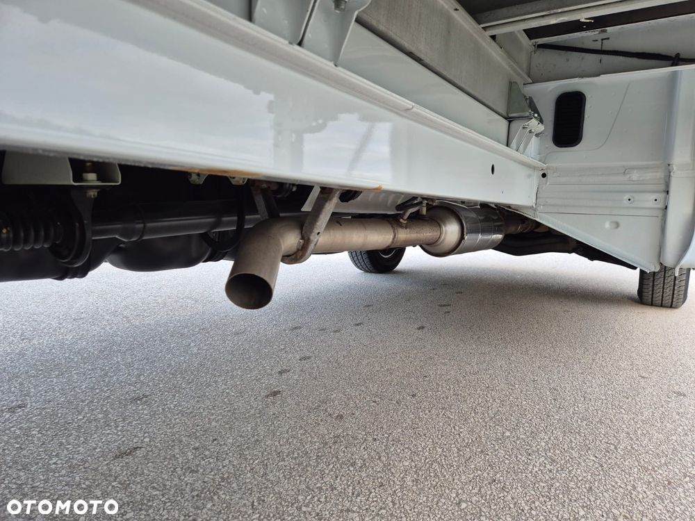 Mercedes-Benz Sprinter - 20