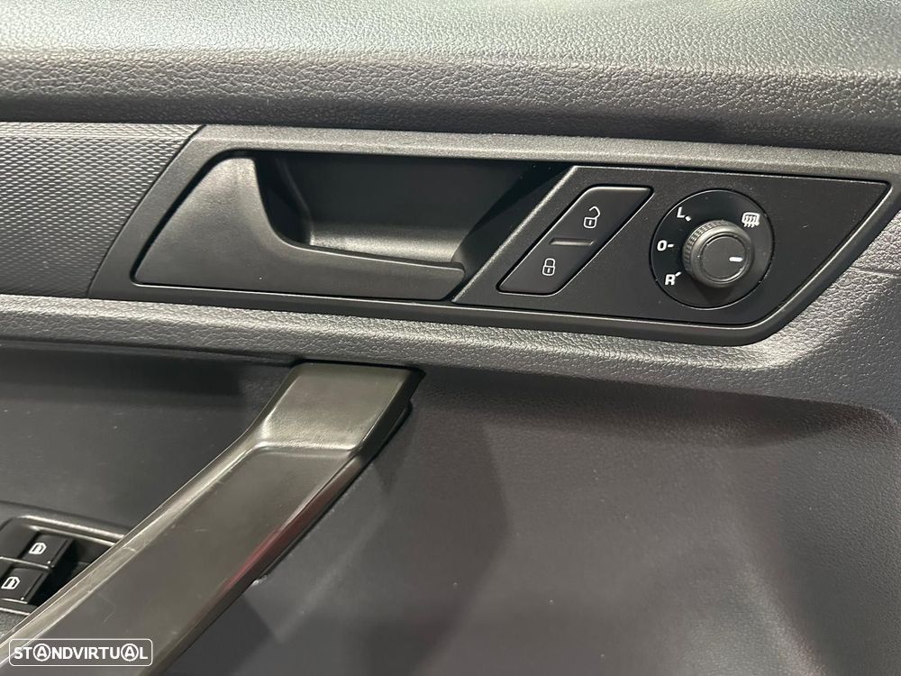 VW Caddy 2.0 TDI (5L) DSG - 34