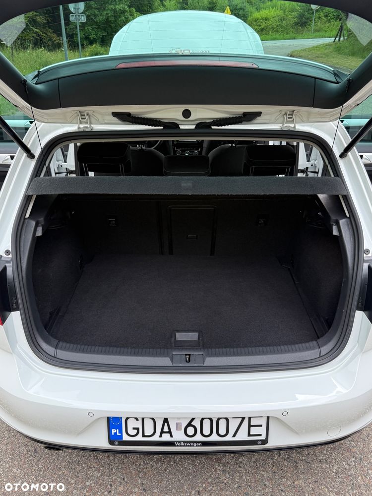 Volkswagen Golf - 32