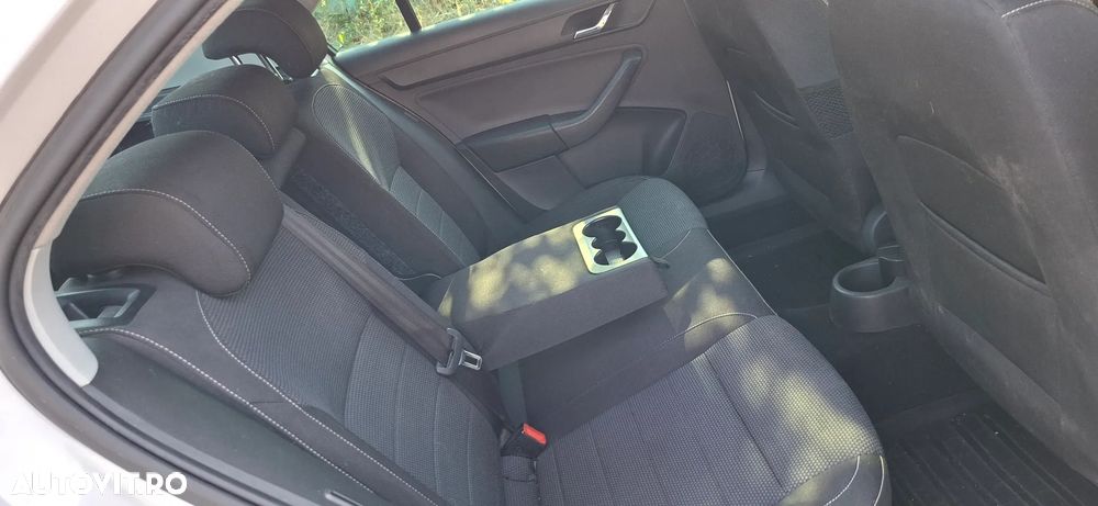 Skoda RAPID 1.2 TSI Style DSG - 7