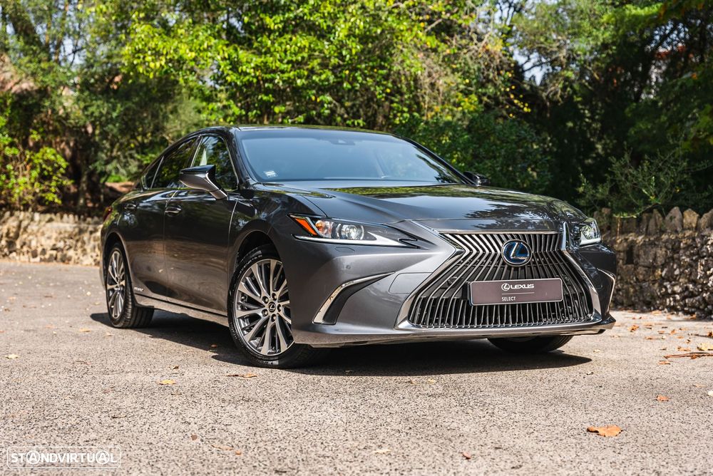 Lexus ES 300h Special Edition - 4