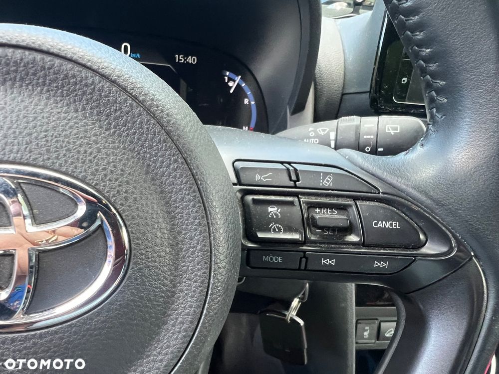 Toyota Yaris Cross Hybrid 1.5 Comfort 4x4 - 12