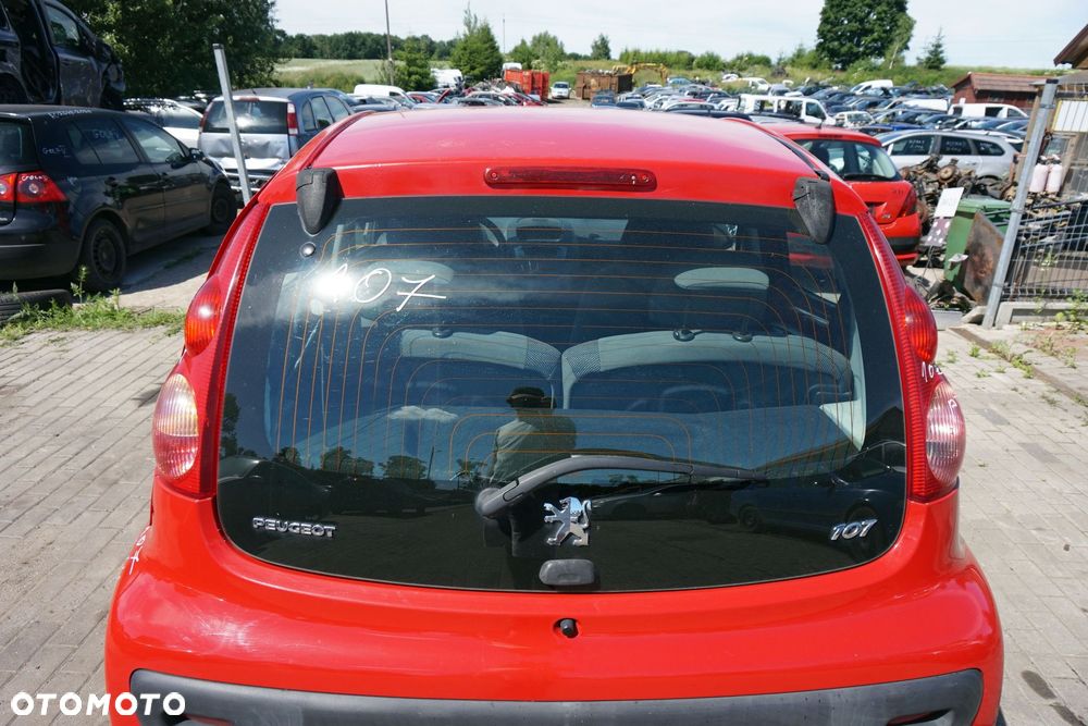 KLAPA BAGAŻNIKA TYLNA 107 PH1 5D HB KJH SZYBA CZERWONY PEUGEOT 2005-2008 - 1