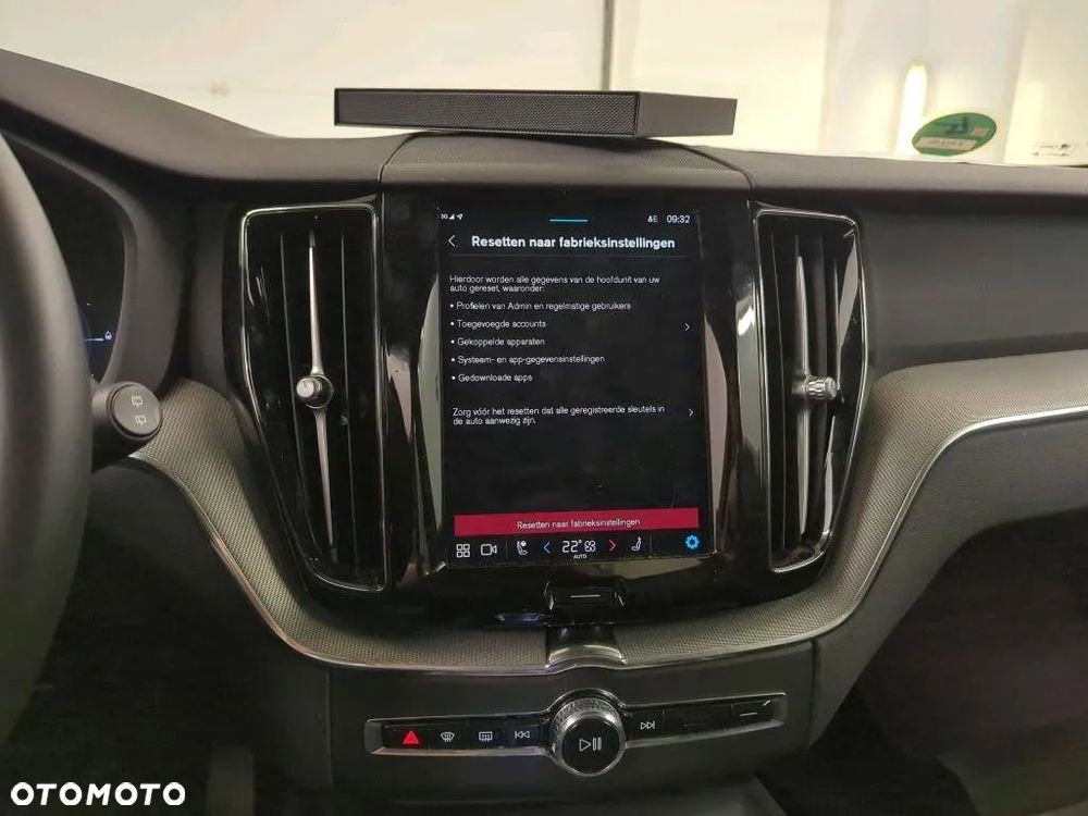 Volvo XC 60 T6 Plug-In Hybrid AWD Plus Black Edition - 28