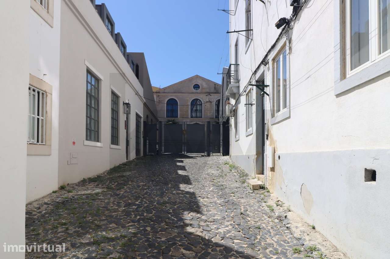 T2 Remodelado com charme histórico no Campo de Santa Clara | São Vicen - Grande imagem: 4/29