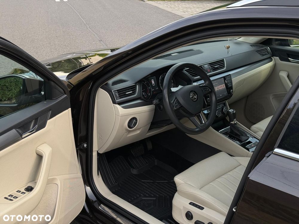 Skoda Superb 2.0 TDI DSG Style - 10