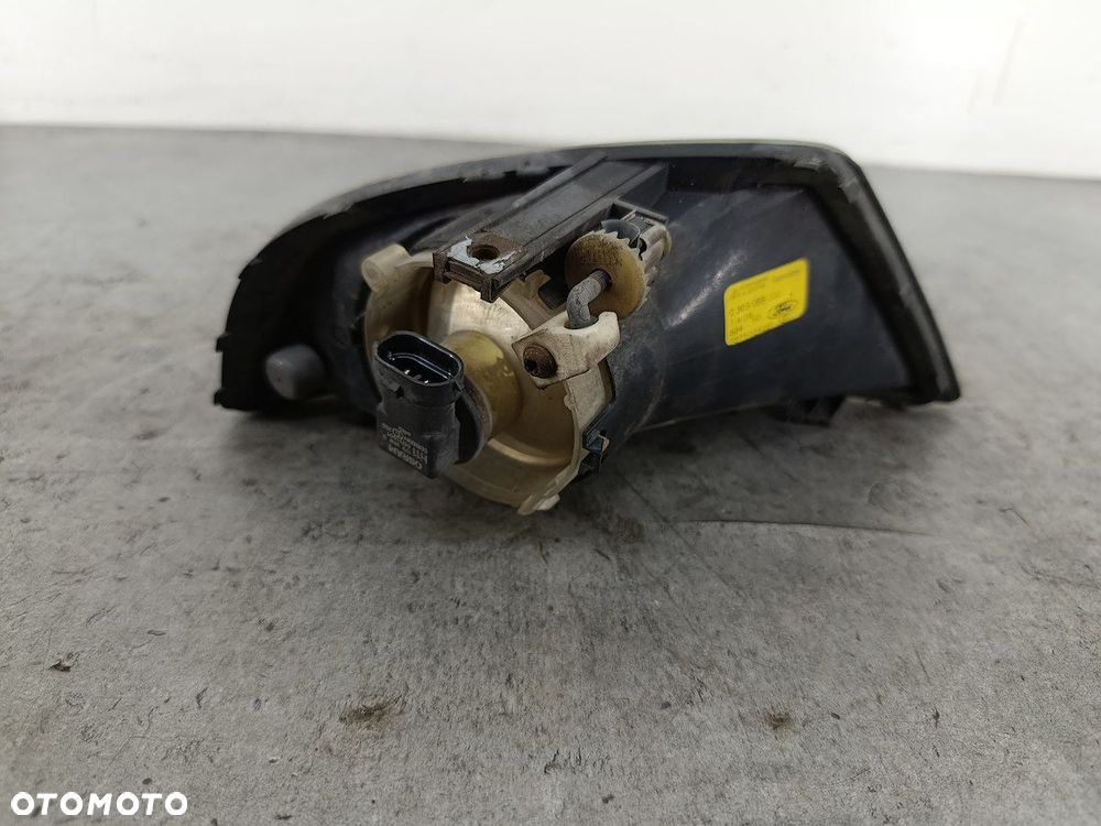 HALOGEN PRAWY PRZÓD FORD MONDEO MK3 3S71-15K201-AE  0305068002 - 5