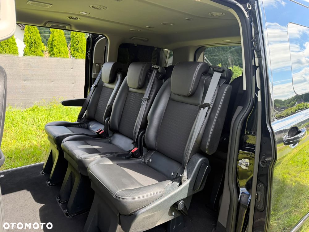 Ford Tourneo Custom - 17