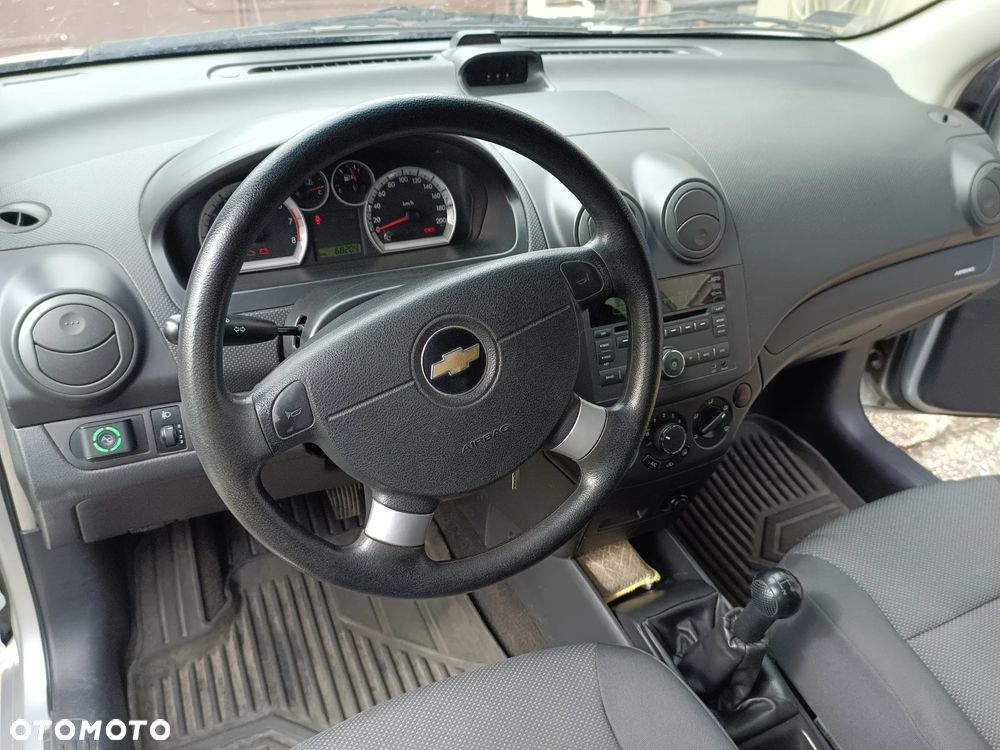 Chevrolet Aveo 1.2 16V Base+ - 10