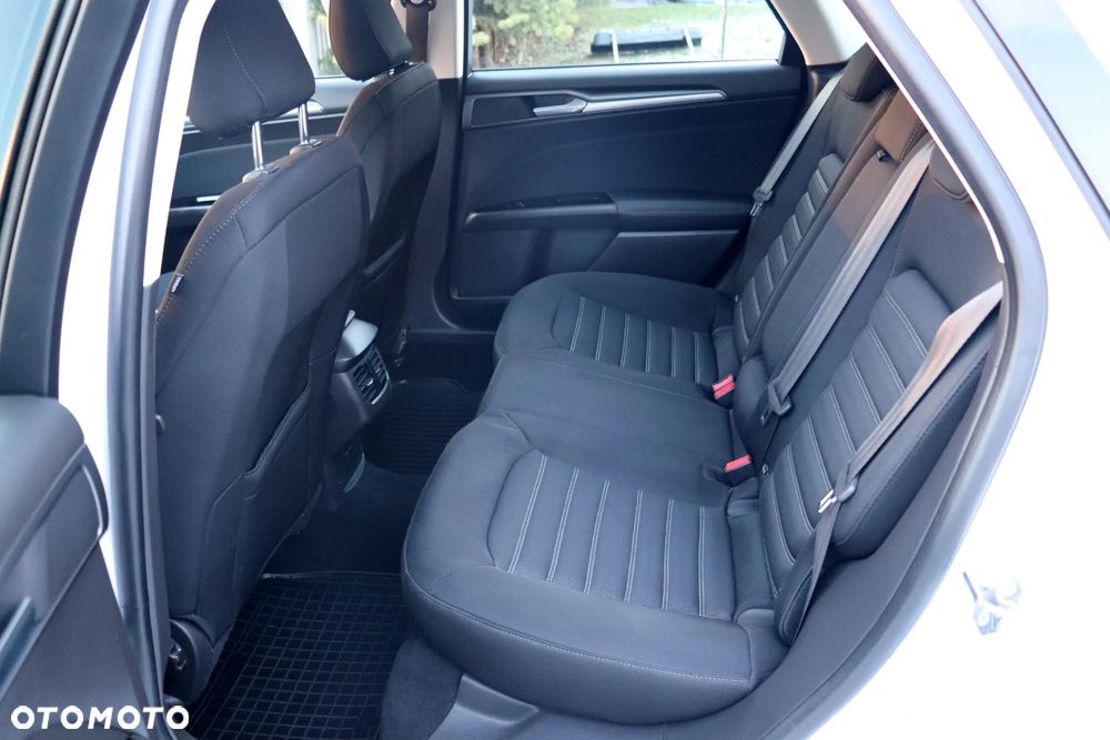 Ford Mondeo 2.0 TDCi Trend PowerShift - 24