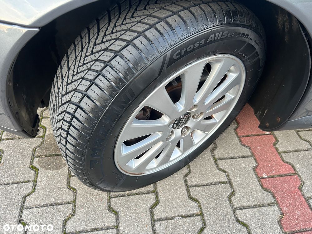 Volvo V50 2.4 Momentum - 25