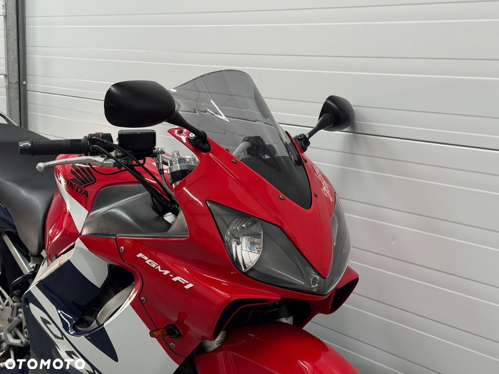Honda CBR - 8
