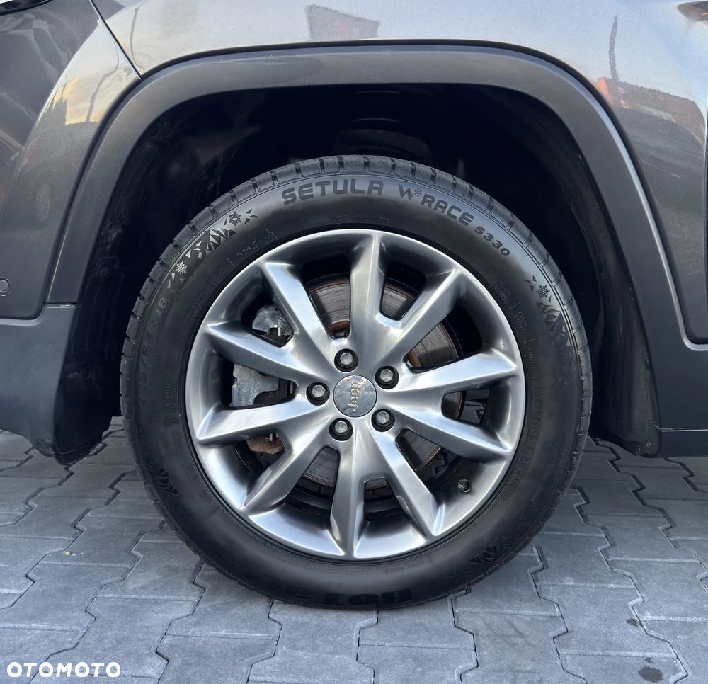 Jeep Cherokee - 16