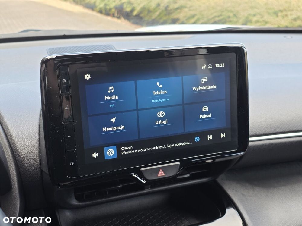 Toyota Yaris Cross Hybrid 1.5 Comfort 4x4 - 12