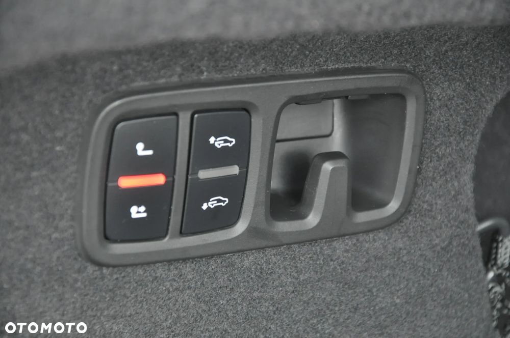Audi Q8 50 TDI mHEV Quattro Tiptronic - 28