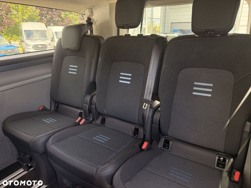 Ford Tourneo Custom - 19