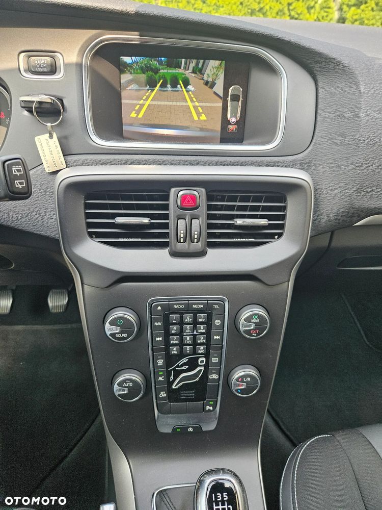 Volvo V40 D2 Momentum - 18