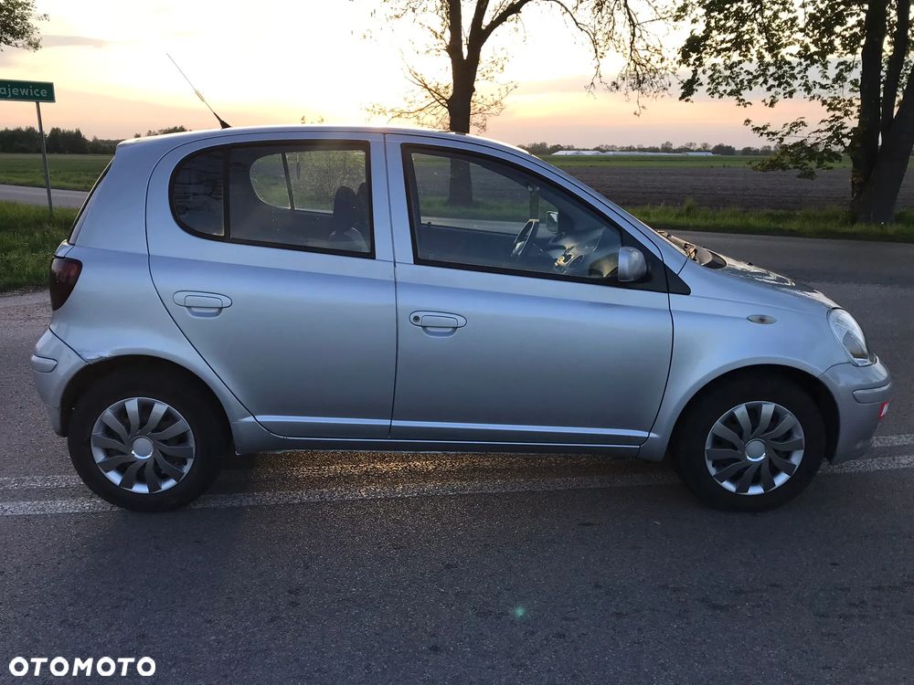 Toyota Yaris 1.4 D-4D Base - 4