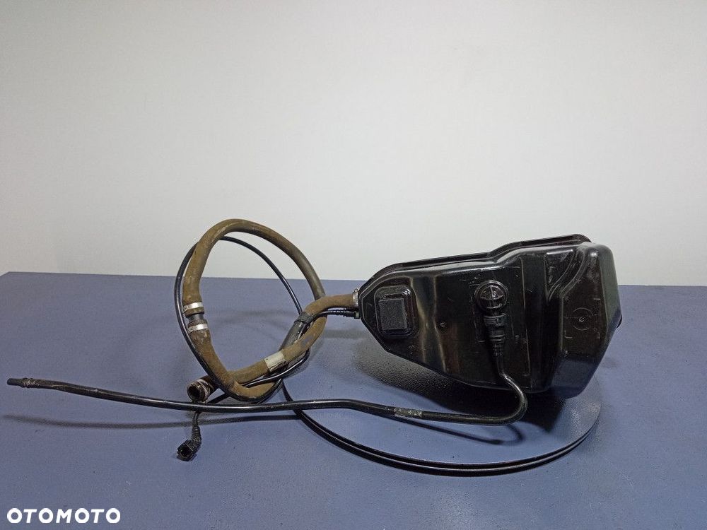 BMW 5 G30 G31 2.0D 520D ZBIORNIK PRZEWODY AD BLUE 7381415 - 4