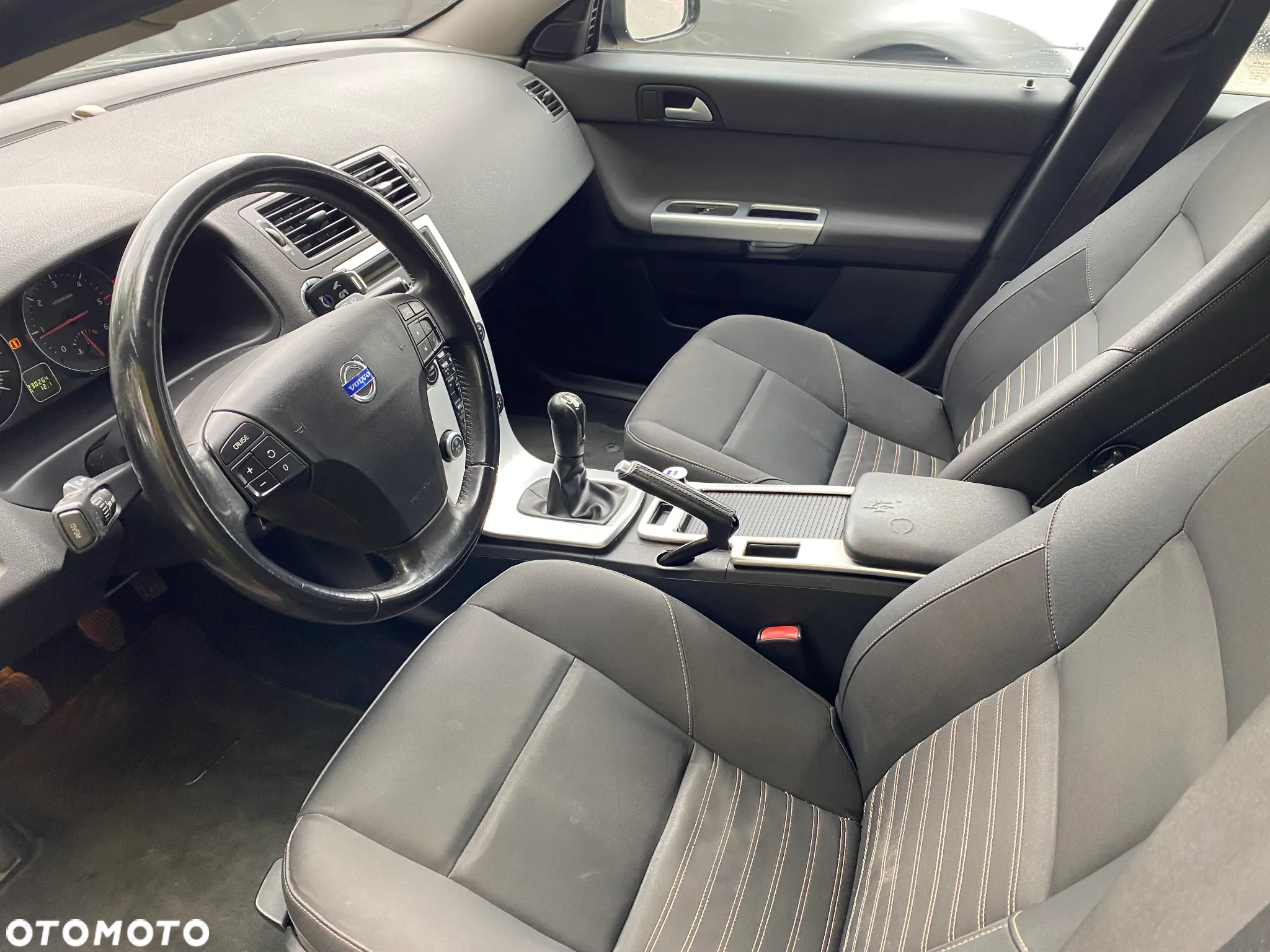 Volvo V50 D2 Momentum - 4