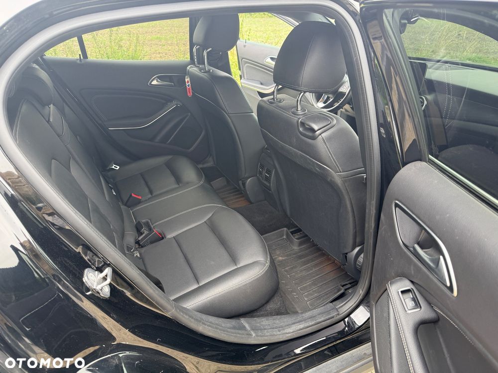 Mercedes-Benz GLA 250 4-Matic - 9