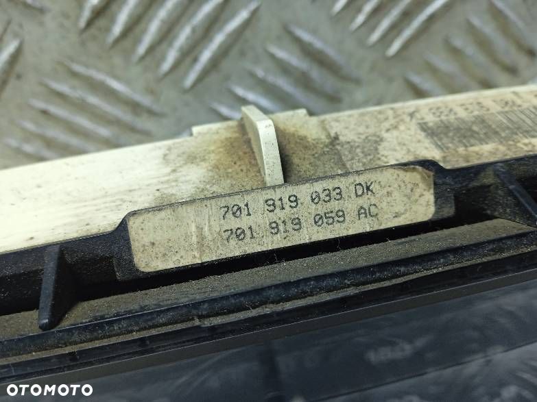 LICZNIK ZEGARY VOLKSWAGEN T4 701919059 - 2