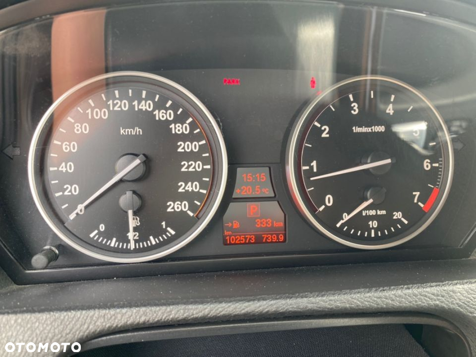 BMW X5 5.0i xDrive - 8