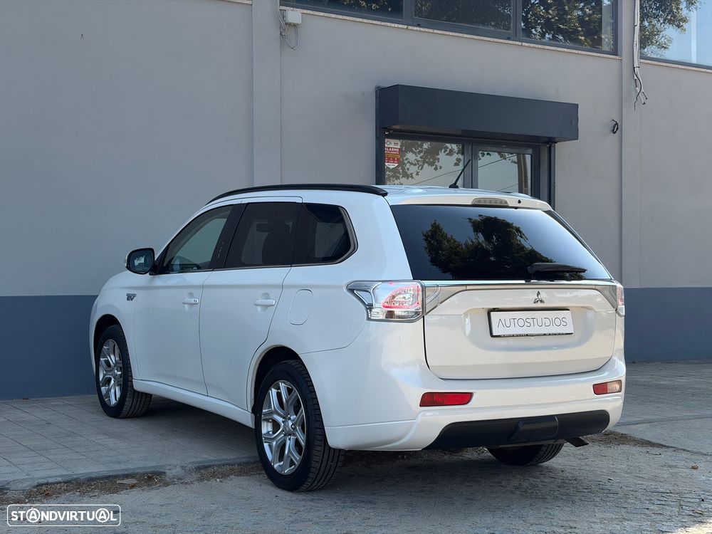 Mitsubishi Outlander 2.0 4WD - 4