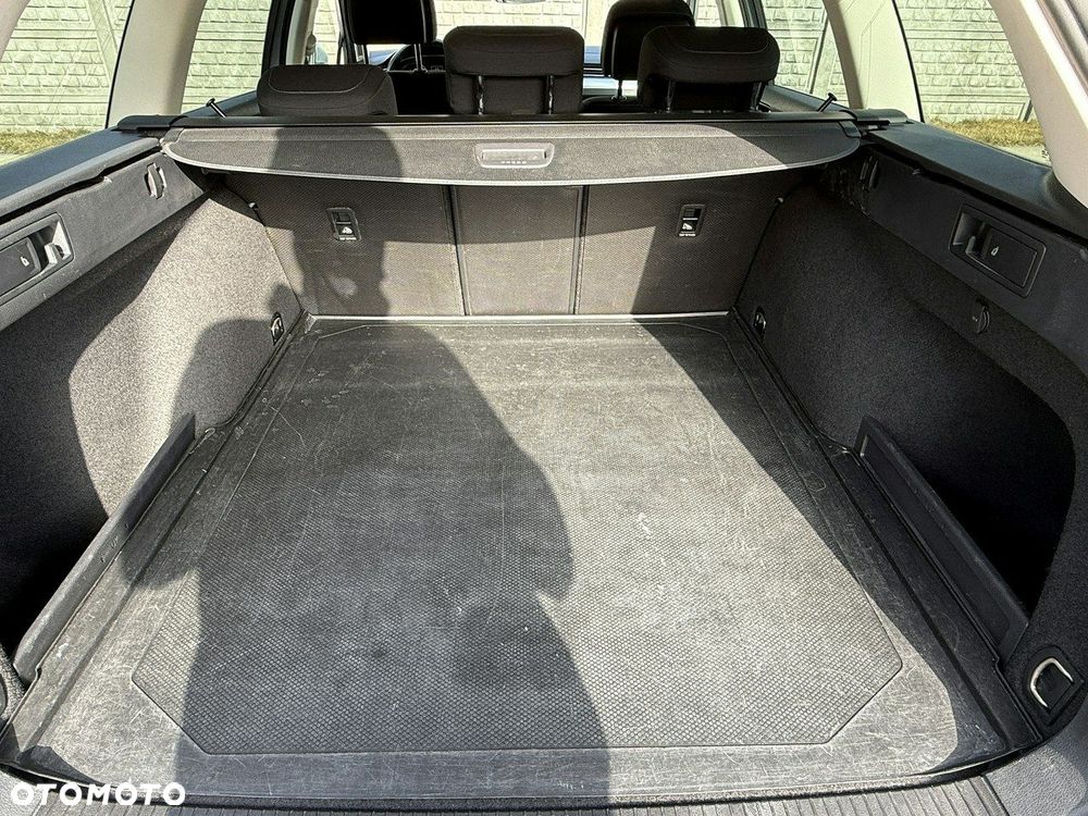 Volkswagen Passat - 19