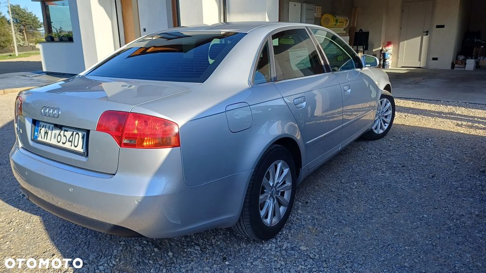 Audi A4 Limousine - 5