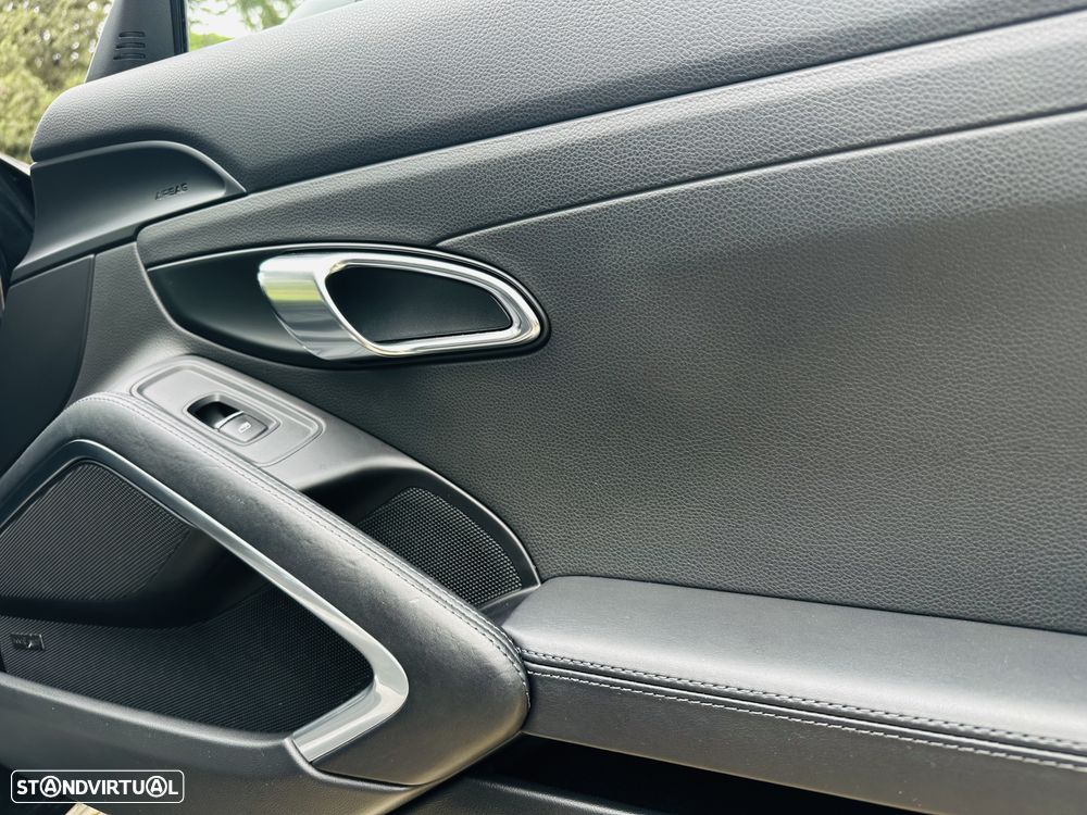 Porsche 911 Série F - 26