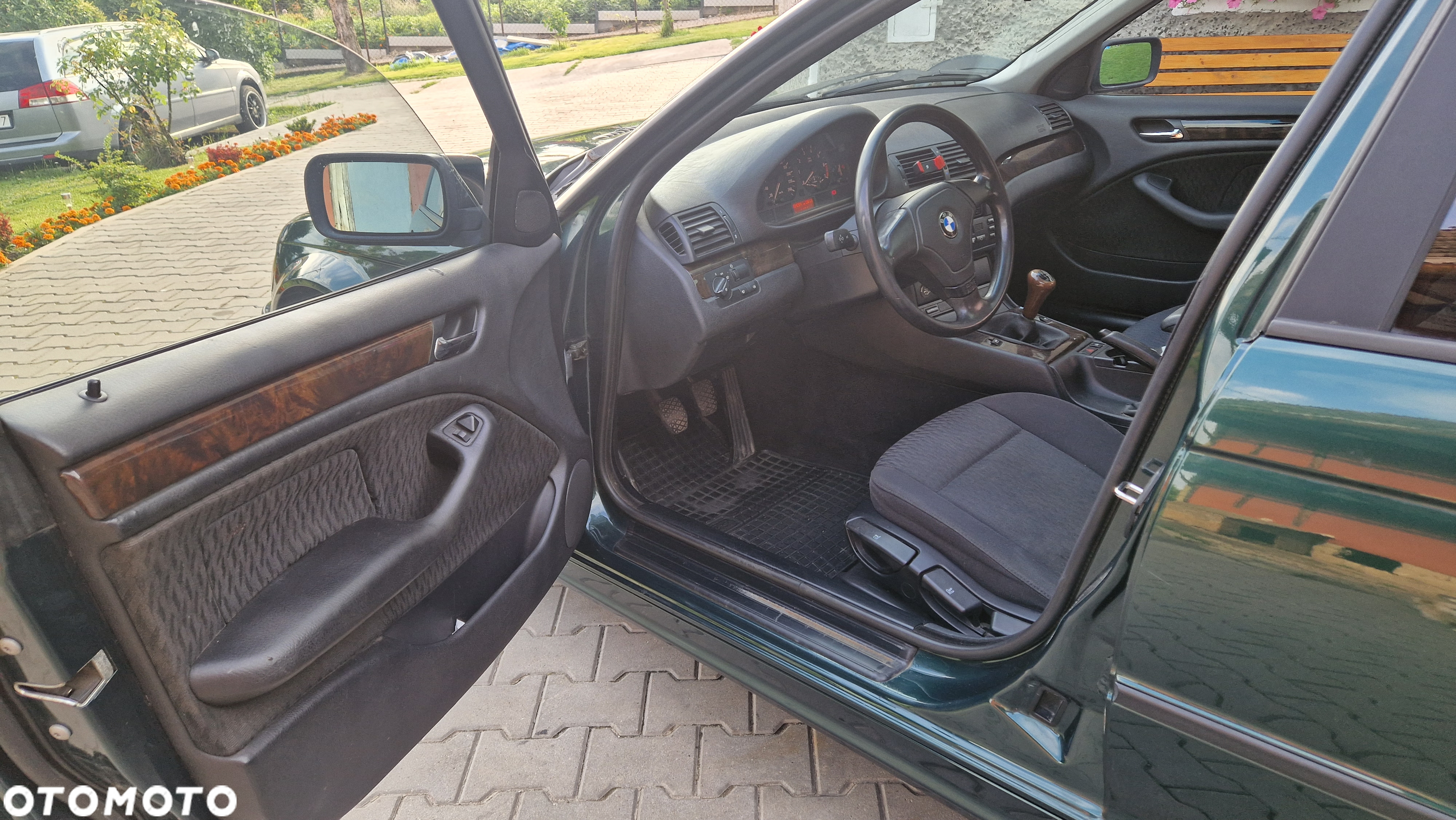 BMW Seria 3 318i - 11