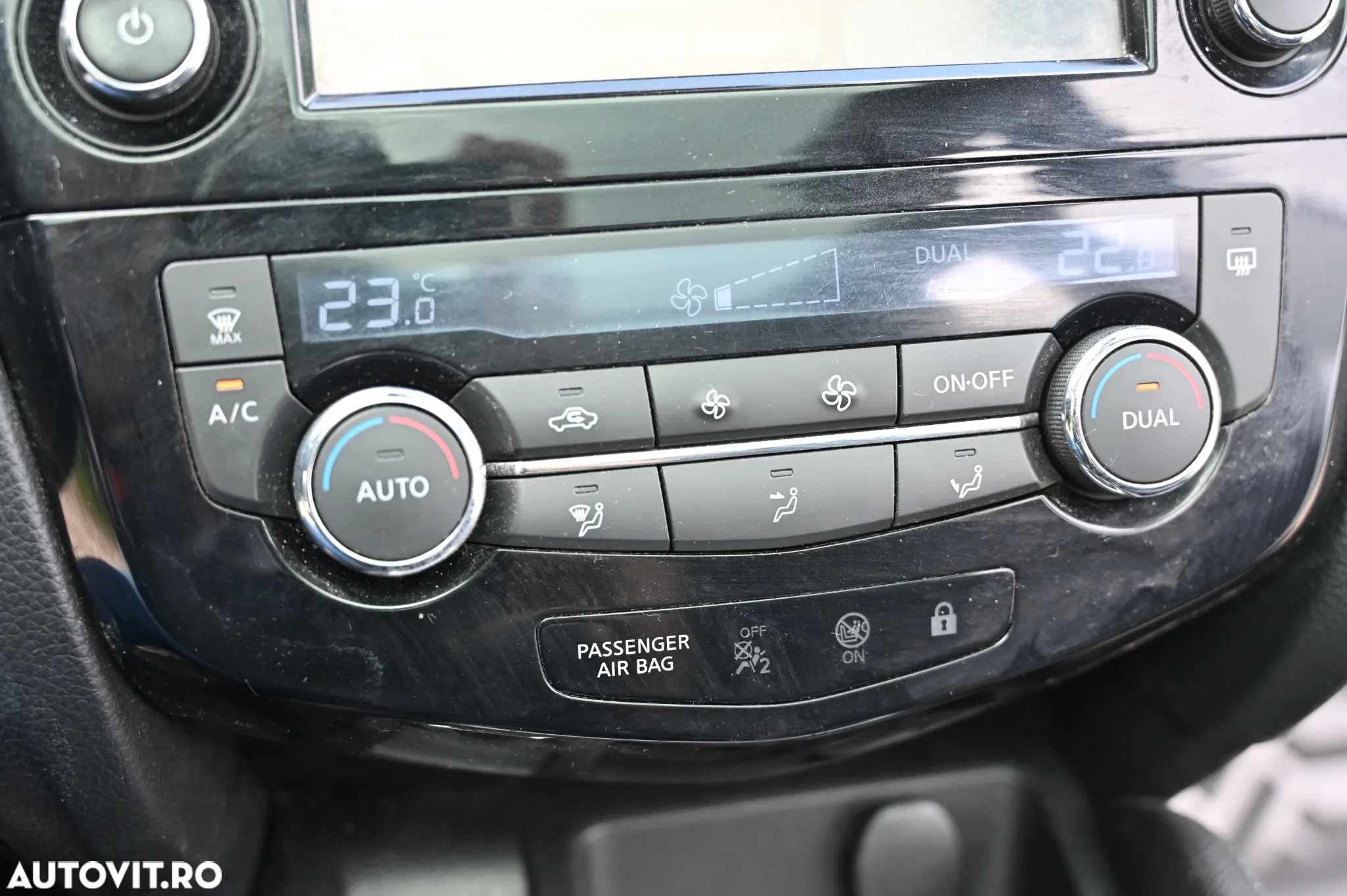 Nissan Qashqai 1.6 DCI N-Connecta - 14