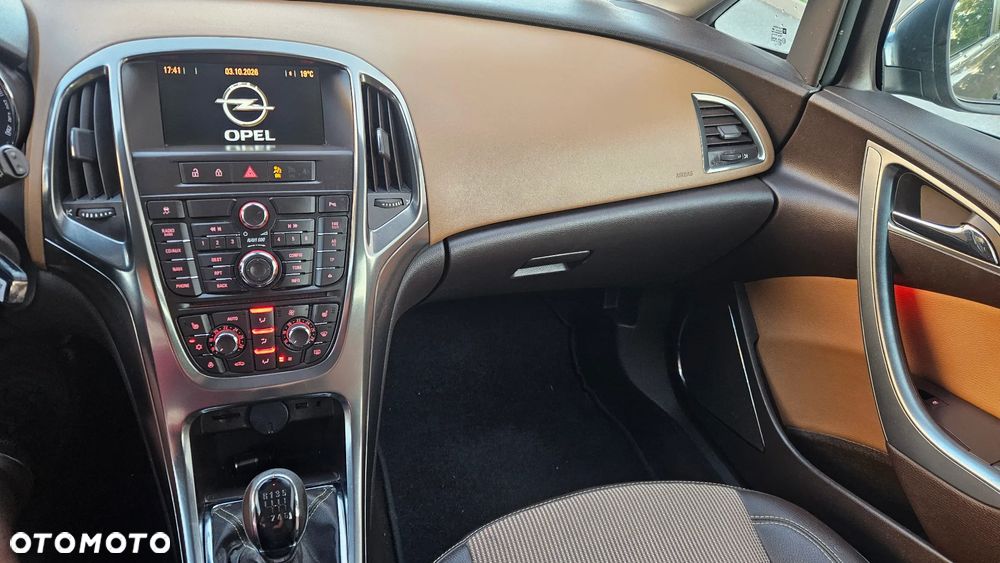 Opel Astra 1.4 Turbo Innovation - 32