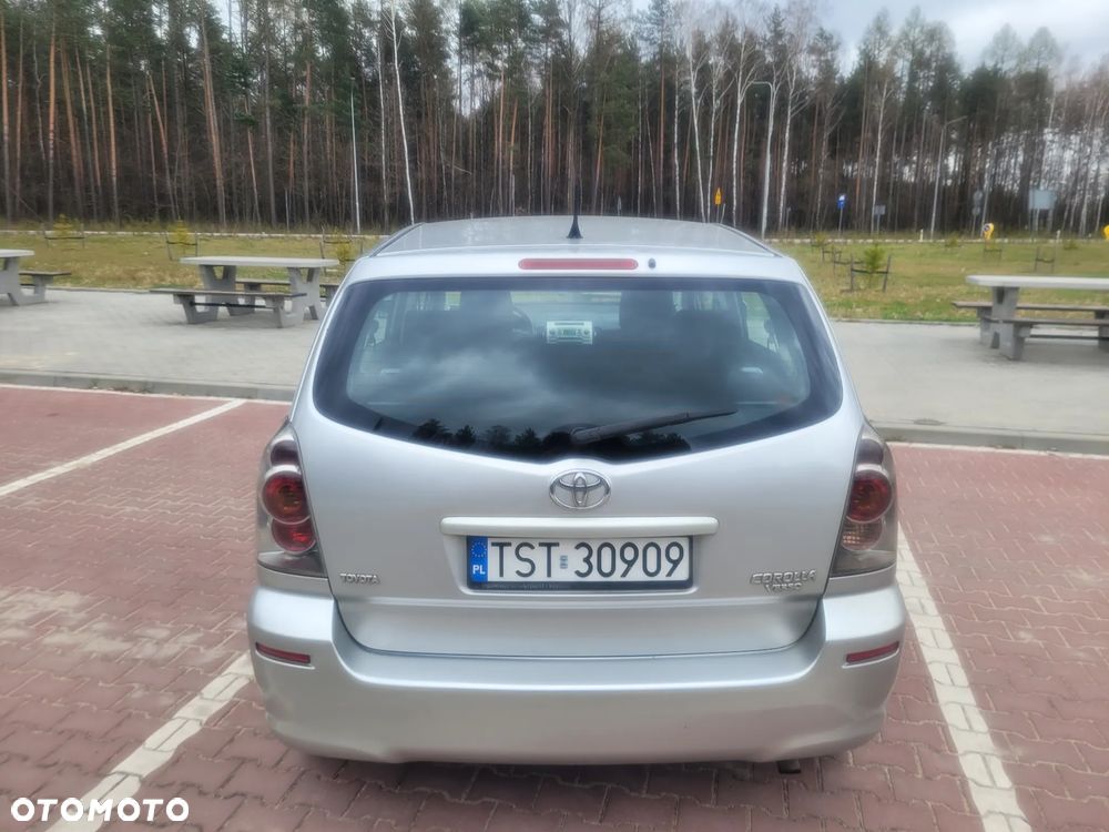 Toyota Corolla Verso 2.0 D-4D - 2