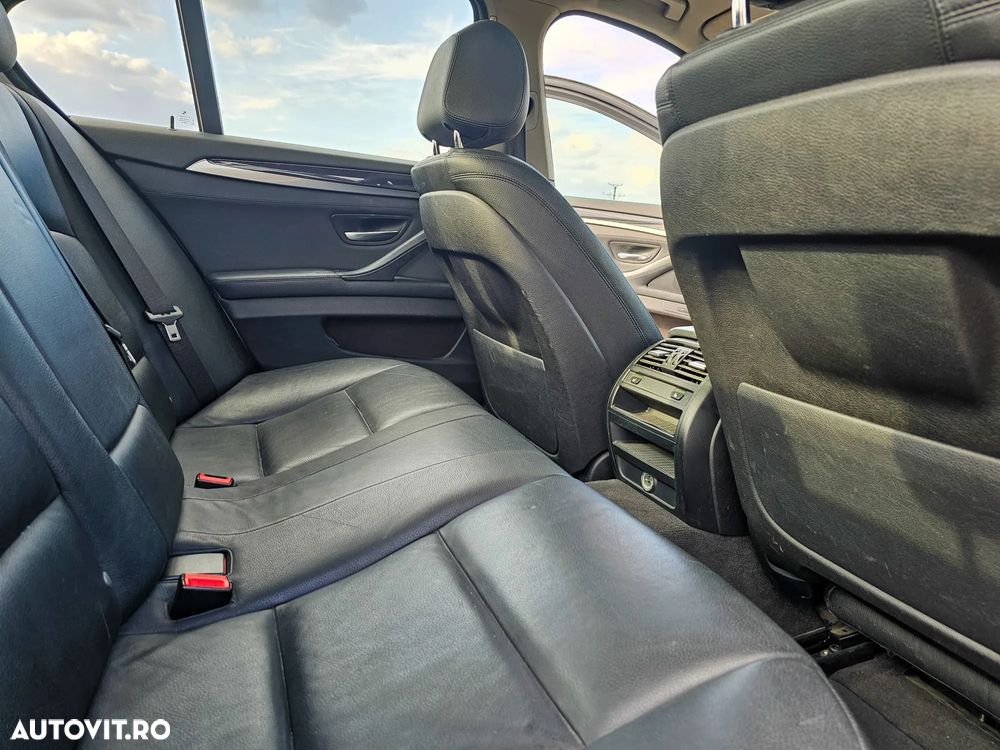BMW Seria 5 520d Aut. Luxury Line - 15