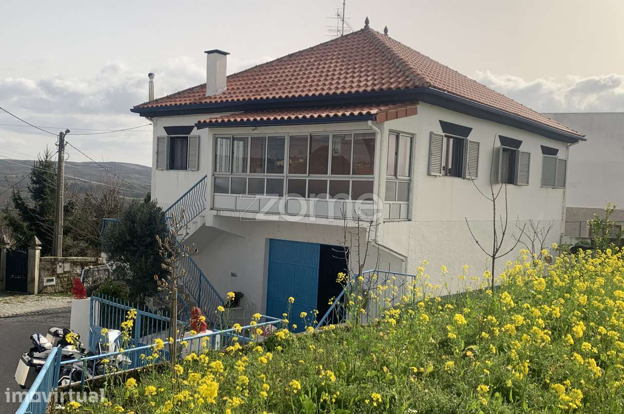 Moradia T3 com Galeria e Terreno