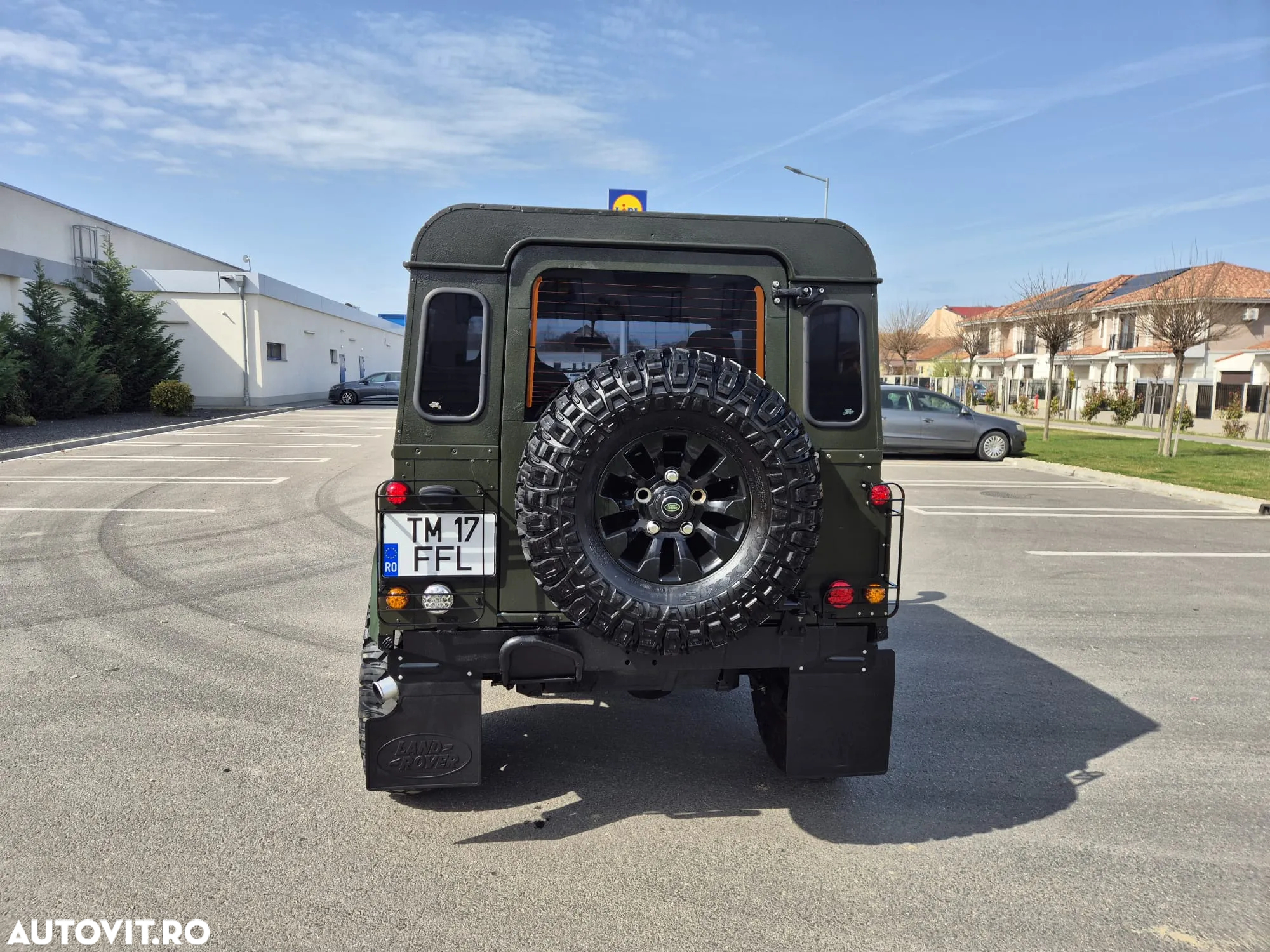 Land Rover Defender 90 County SW - 4