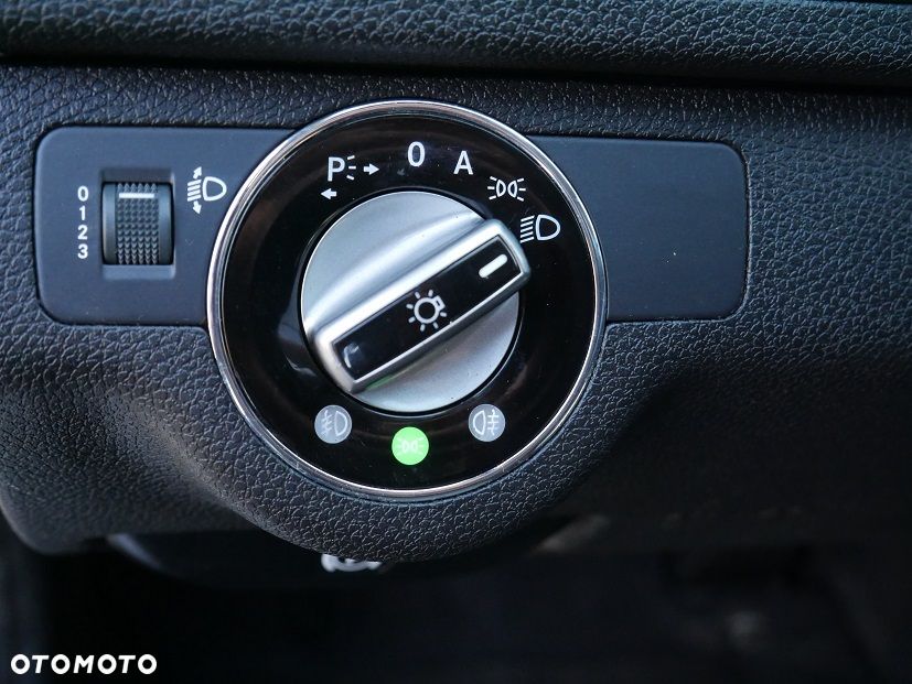 Mercedes-Benz Klasa C 200 Avantgarde Edition - 20