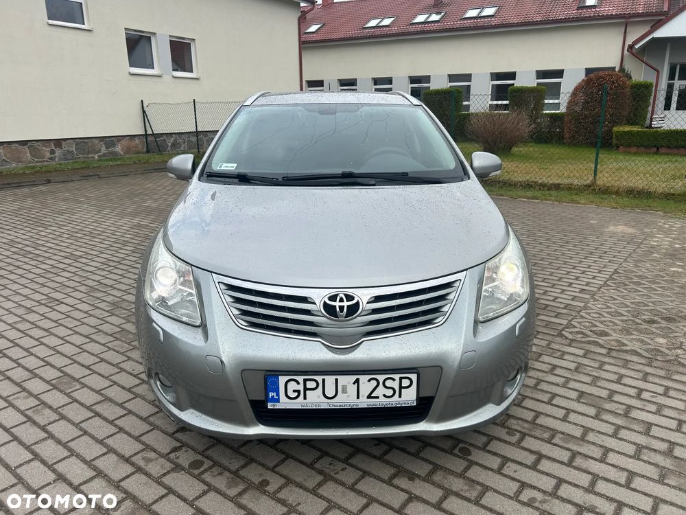 Toyota Avensis - 2