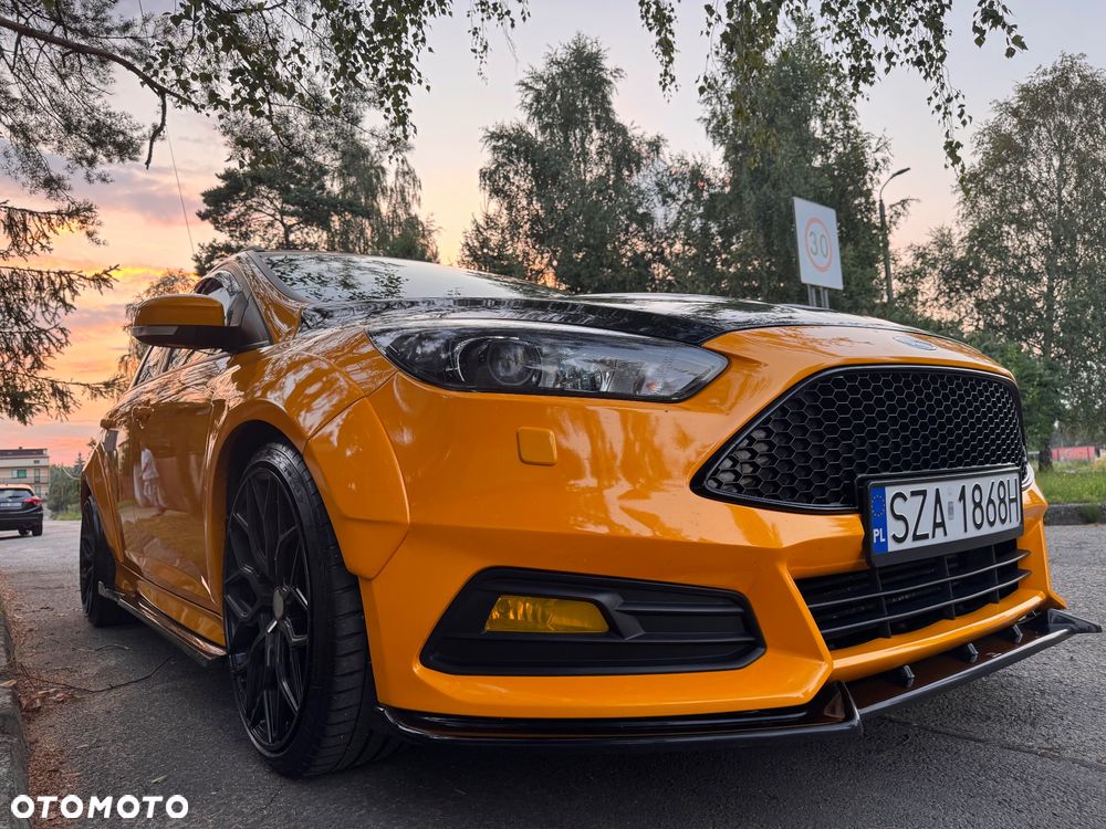 Ford Focus 2.0 EcoBoost ST - 9