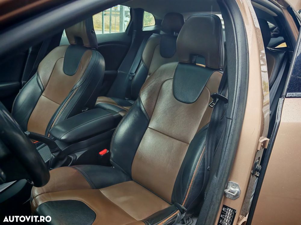 Volvo V40 Cross Country D2 - 8