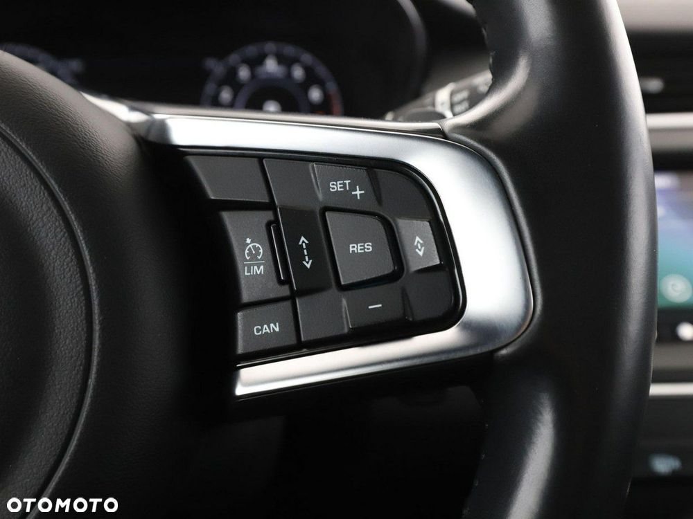 Jaguar E-Pace P200 AWD R-Dynamic HSE - 33