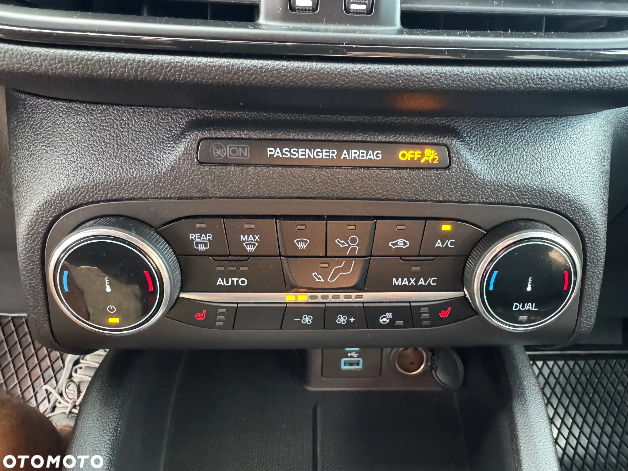 Ford Kuga - 20